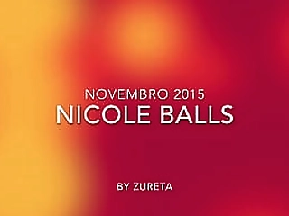 busty black tranny strokes hard her huge dick