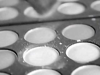 hot muscular shemale rosy pinheiro flaunts her body and pees