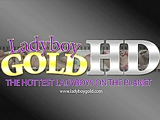 blonde ts lavinny dildos her tight ass