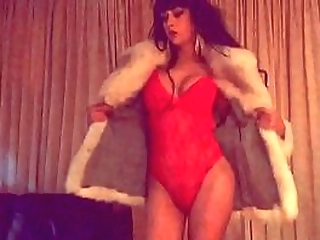 femboy bee edges a bare cock