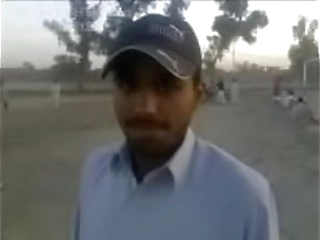 elegant tranny elle stroking her shecock